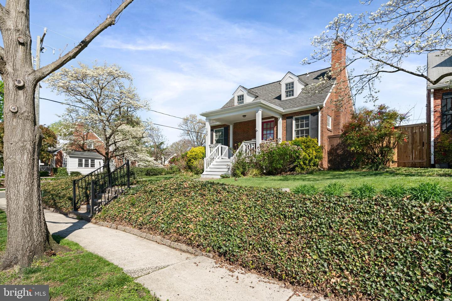100 E MAPLE ST, ALEXANDRIA, Virginia 22301, 4 Bedrooms Bedrooms, ,3 BathroomsBathrooms,Residential,For sale,100 E MAPLE ST,VAAX2043702 MLS # VAAX2043702