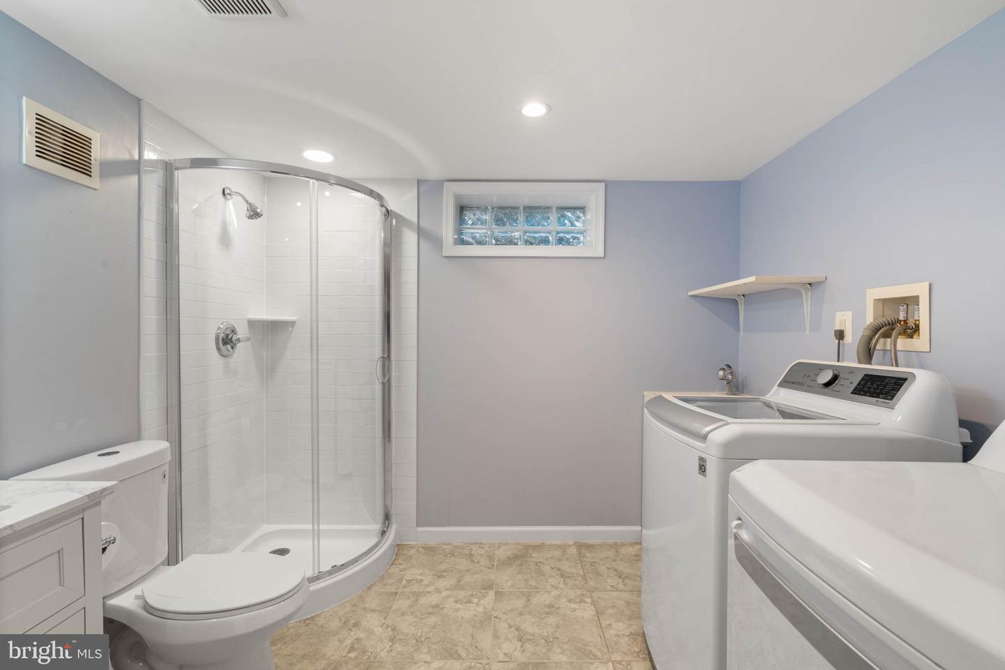 100 E MAPLE ST, ALEXANDRIA, Virginia 22301, 4 Bedrooms Bedrooms, ,3 BathroomsBathrooms,Residential,For sale,100 E MAPLE ST,VAAX2043702 MLS # VAAX2043702
