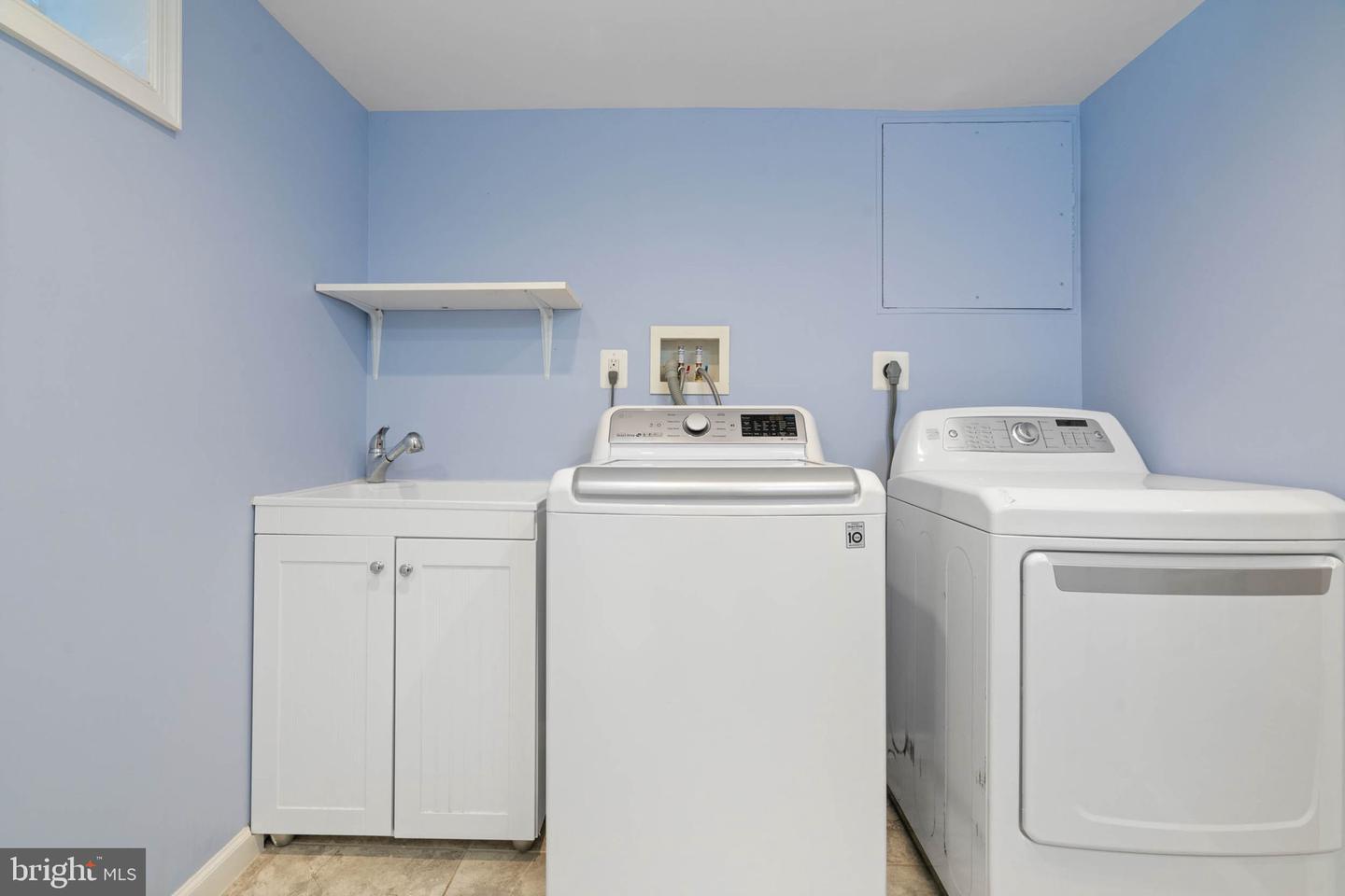 100 E MAPLE ST, ALEXANDRIA, Virginia 22301, 4 Bedrooms Bedrooms, ,3 BathroomsBathrooms,Residential,For sale,100 E MAPLE ST,VAAX2043702 MLS # VAAX2043702
