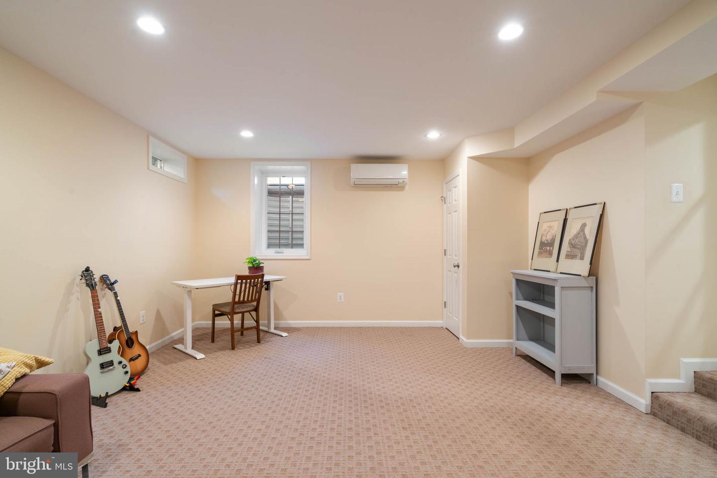 100 E MAPLE ST, ALEXANDRIA, Virginia 22301, 4 Bedrooms Bedrooms, ,3 BathroomsBathrooms,Residential,For sale,100 E MAPLE ST,VAAX2043702 MLS # VAAX2043702