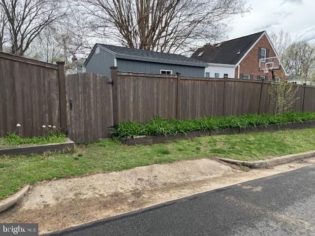100 E MAPLE ST, ALEXANDRIA, Virginia 22301, 4 Bedrooms Bedrooms, ,3 BathroomsBathrooms,Residential,For sale,100 E MAPLE ST,VAAX2043702 MLS # VAAX2043702