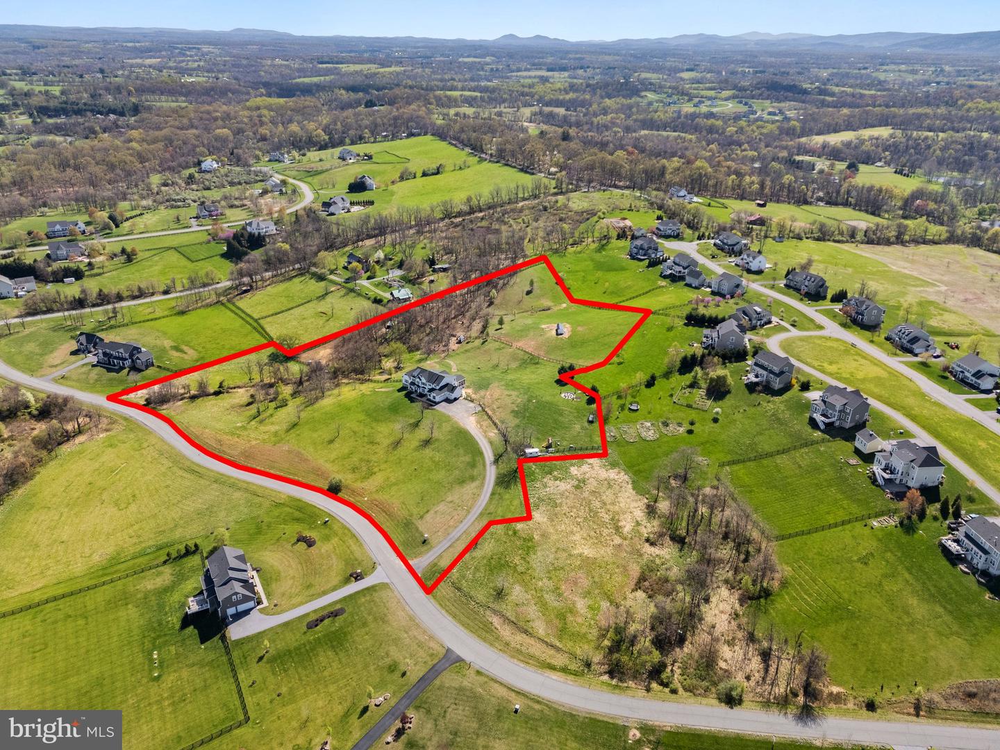 18639 WILD RASPBERRY DR, PURCELLVILLE, Virginia 20132, 6 Bedrooms Bedrooms, ,6 BathroomsBathrooms,Residential,For sale,18639 WILD RASPBERRY DR,VALO2093012 MLS # VALO2093012