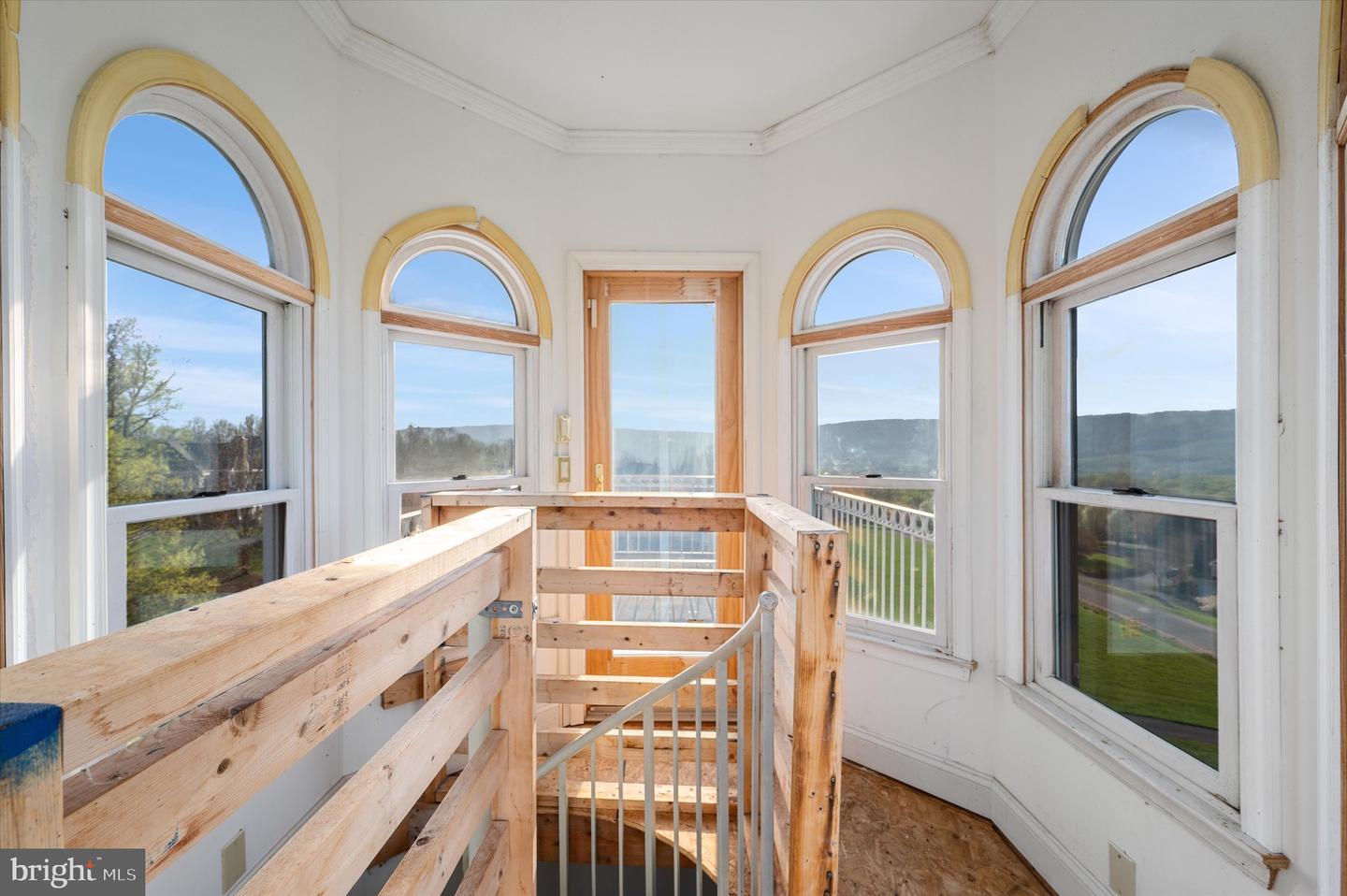 18037 CLENDENNING CIR, ROUND HILL, Virginia 20141, 5 Bedrooms Bedrooms, ,5 BathroomsBathrooms,Residential,For sale,18037 CLENDENNING CIR,VALO2093076 MLS # VALO2093076