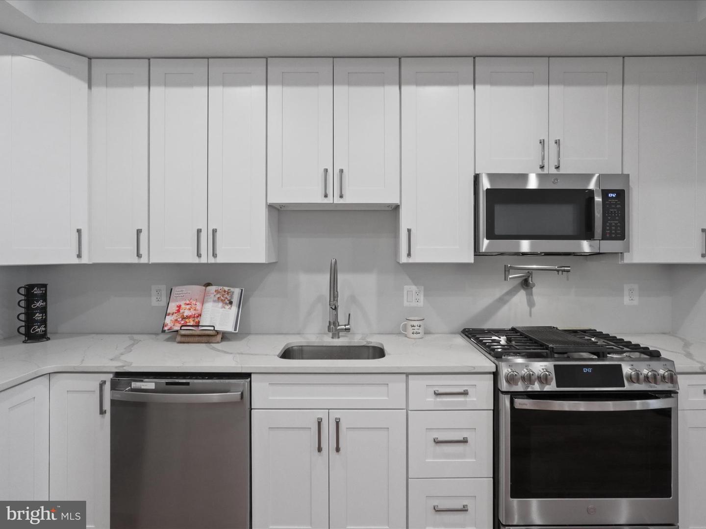 734 HARVARD ST NW #1, WASHINGTON, District Of Columbia 20001, 3 Bedrooms Bedrooms, ,3 BathroomsBathrooms,Residential,For sale,734 HARVARD ST NW #1,DCDC2194130 MLS # DCDC2194130