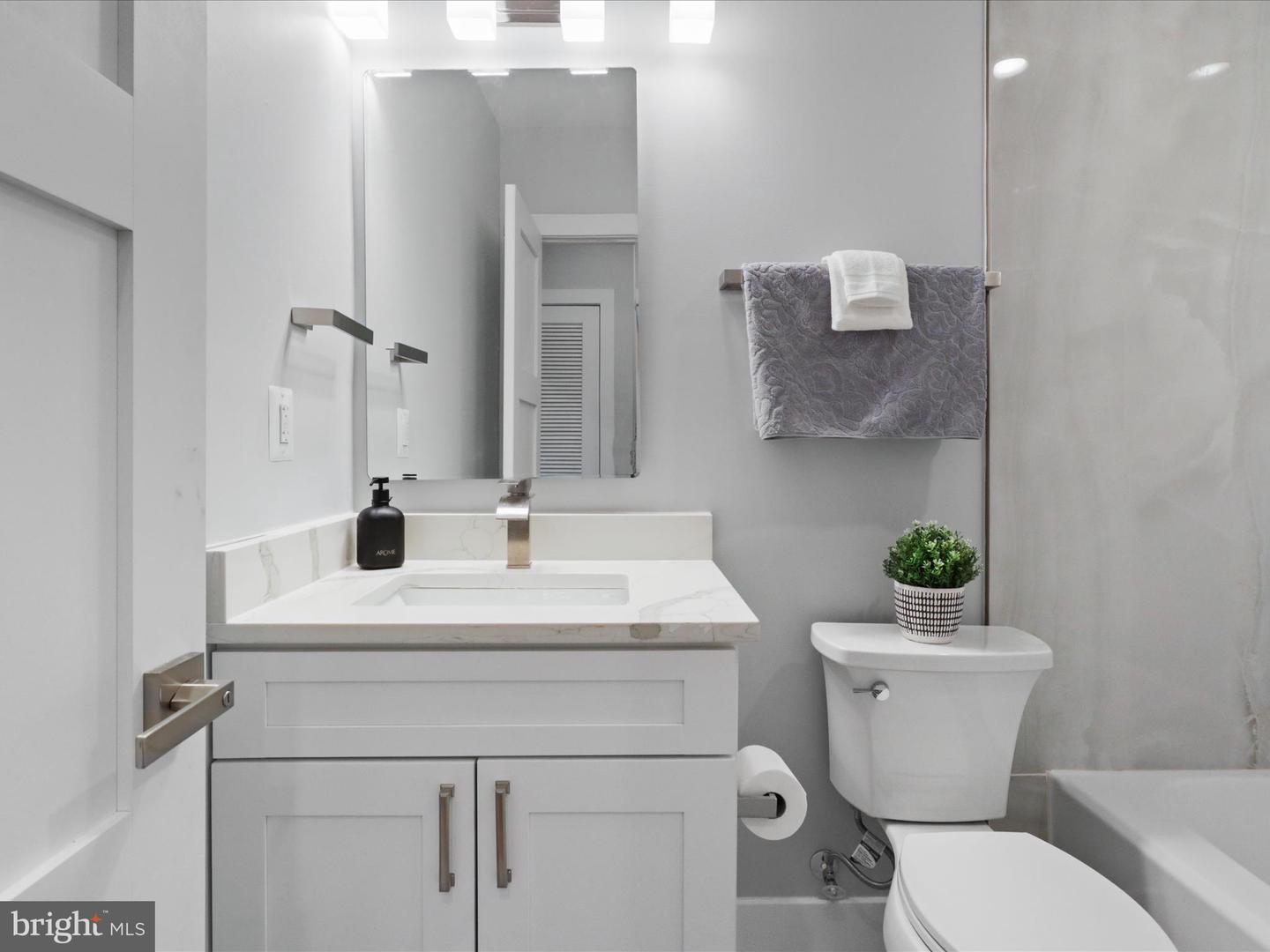 734 HARVARD ST NW #1, WASHINGTON, District Of Columbia 20001, 3 Bedrooms Bedrooms, ,3 BathroomsBathrooms,Residential,For sale,734 HARVARD ST NW #1,DCDC2194130 MLS # DCDC2194130