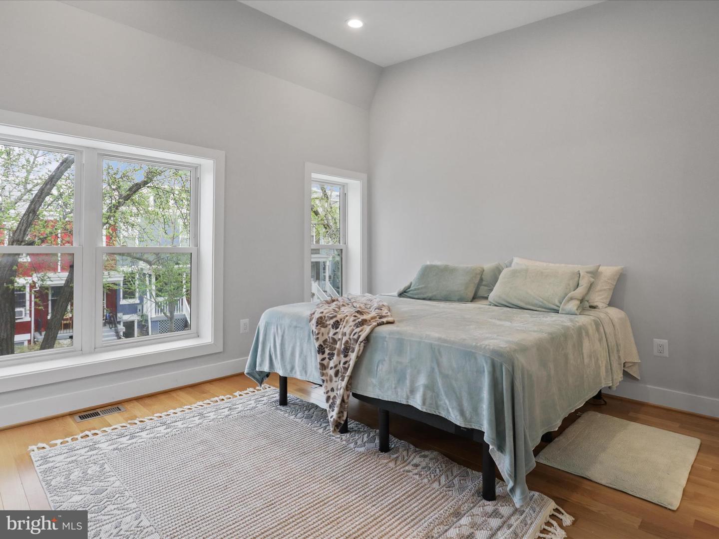 734 HARVARD ST NW #1, WASHINGTON, District Of Columbia 20001, 3 Bedrooms Bedrooms, ,3 BathroomsBathrooms,Residential,For sale,734 HARVARD ST NW #1,DCDC2194130 MLS # DCDC2194130