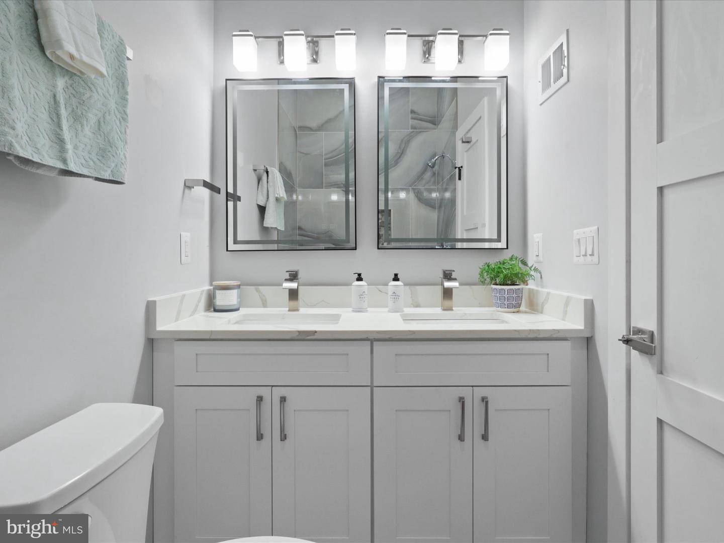 734 HARVARD ST NW #1, WASHINGTON, District Of Columbia 20001, 3 Bedrooms Bedrooms, ,3 BathroomsBathrooms,Residential,For sale,734 HARVARD ST NW #1,DCDC2194130 MLS # DCDC2194130