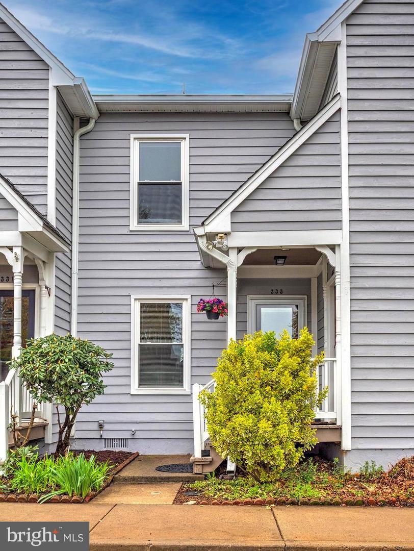 333 HARRISON ST SE, LEESBURG, Virginia 20175, 2 Bedrooms Bedrooms, ,1 BathroomBathrooms,Residential,For sale,333 HARRISON ST SE,VALO2093094 MLS # VALO2093094