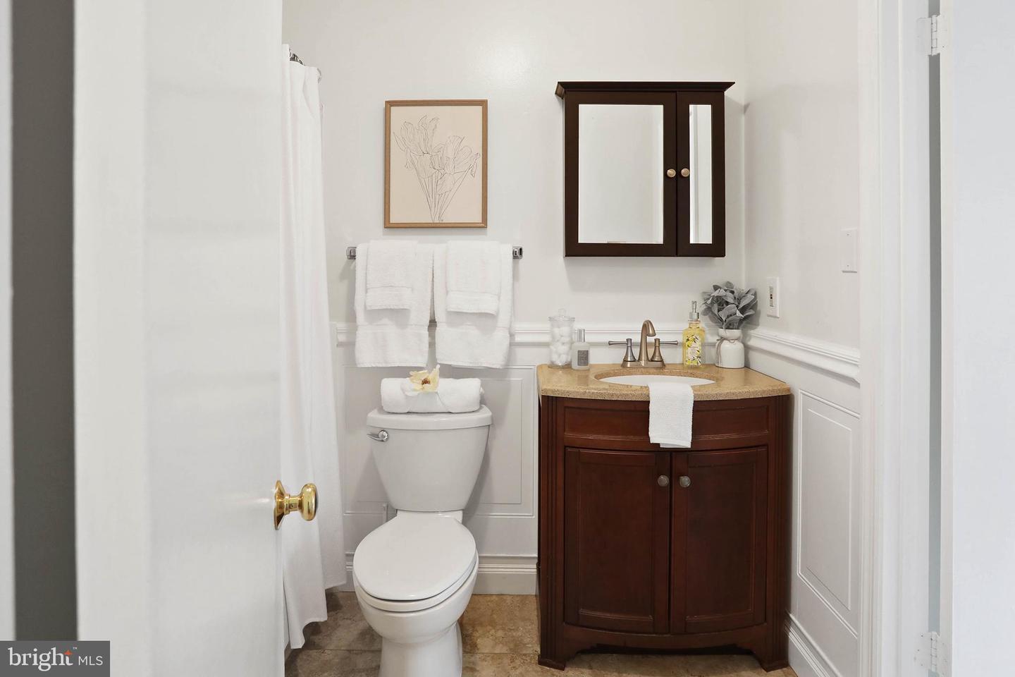 333 HARRISON ST SE, LEESBURG, Virginia 20175, 2 Bedrooms Bedrooms, ,1 BathroomBathrooms,Residential,For sale,333 HARRISON ST SE,VALO2093094 MLS # VALO2093094