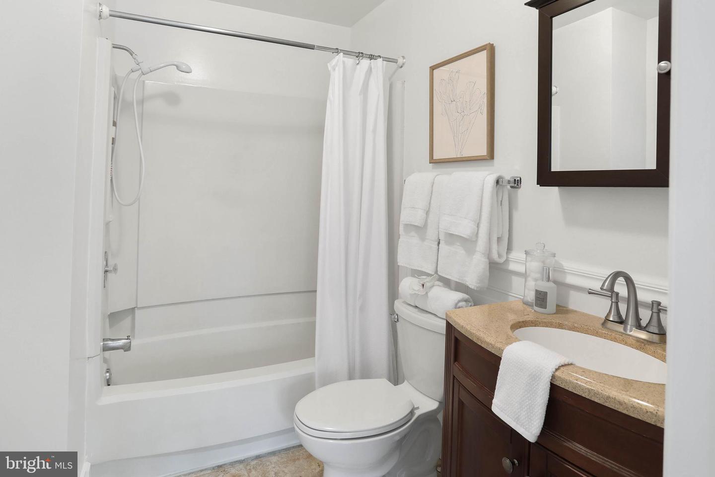 333 HARRISON ST SE, LEESBURG, Virginia 20175, 2 Bedrooms Bedrooms, ,1 BathroomBathrooms,Residential,For sale,333 HARRISON ST SE,VALO2093094 MLS # VALO2093094