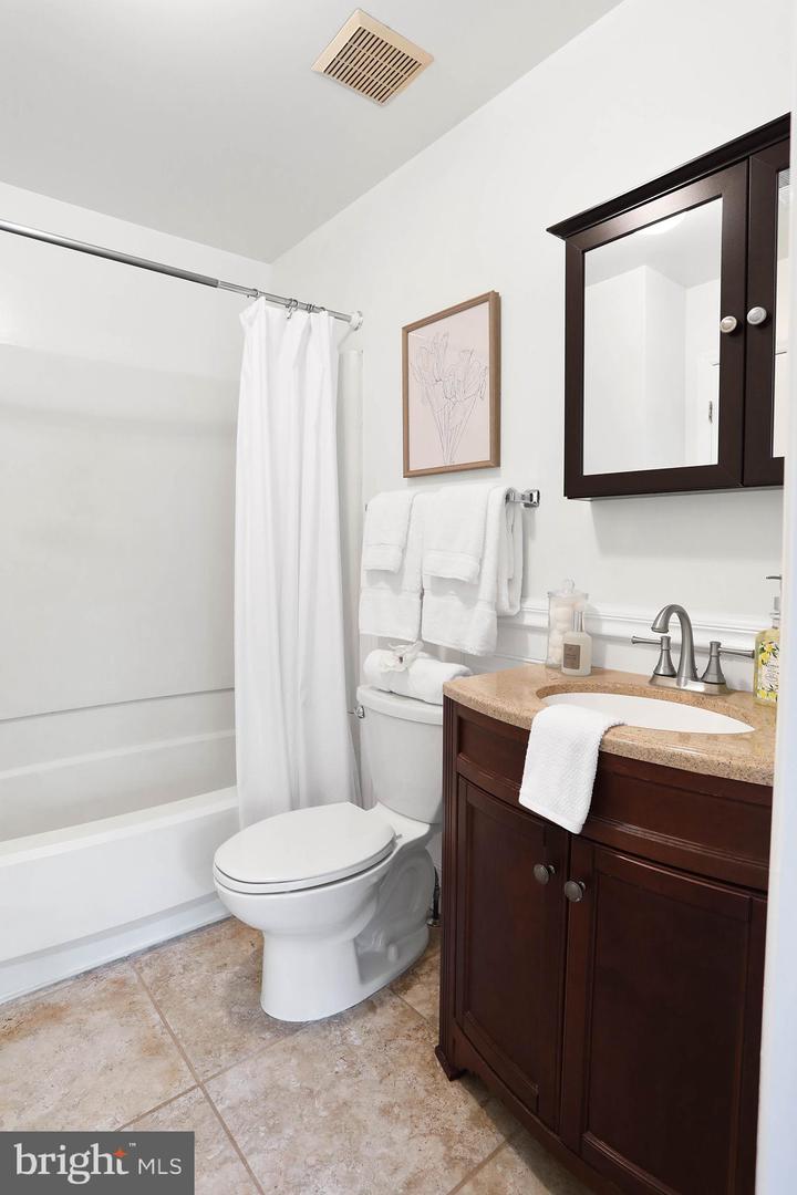 333 HARRISON ST SE, LEESBURG, Virginia 20175, 2 Bedrooms Bedrooms, ,1 BathroomBathrooms,Residential,For sale,333 HARRISON ST SE,VALO2093094 MLS # VALO2093094