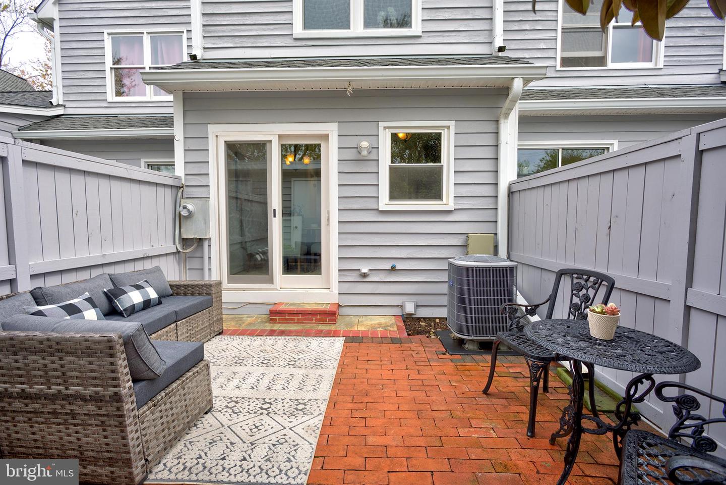 333 HARRISON ST SE, LEESBURG, Virginia 20175, 2 Bedrooms Bedrooms, ,1 BathroomBathrooms,Residential,For sale,333 HARRISON ST SE,VALO2093094 MLS # VALO2093094