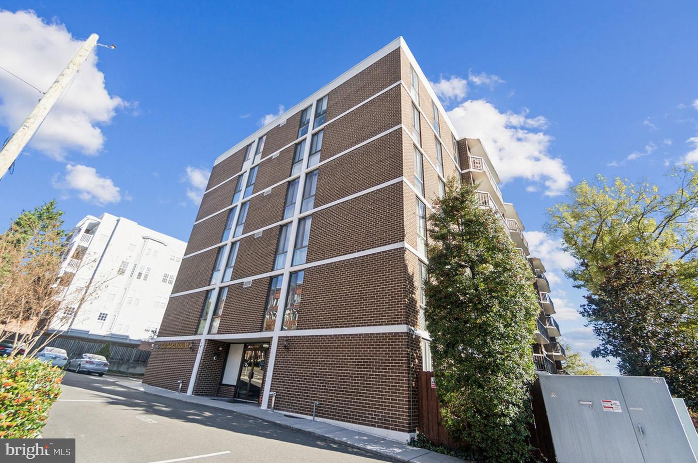 1401 N RHODES ST #305, ARLINGTON, Virginia 22209, 1 Bedroom Bedrooms, ,1 BathroomBathrooms,Residential,For sale,1401 N RHODES ST #305,VAAR2055624 MLS # VAAR2055624