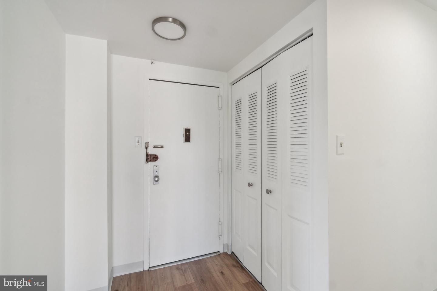 1401 N RHODES ST #305, ARLINGTON, Virginia 22209, 1 Bedroom Bedrooms, ,1 BathroomBathrooms,Residential,For sale,1401 N RHODES ST #305,VAAR2055624 MLS # VAAR2055624