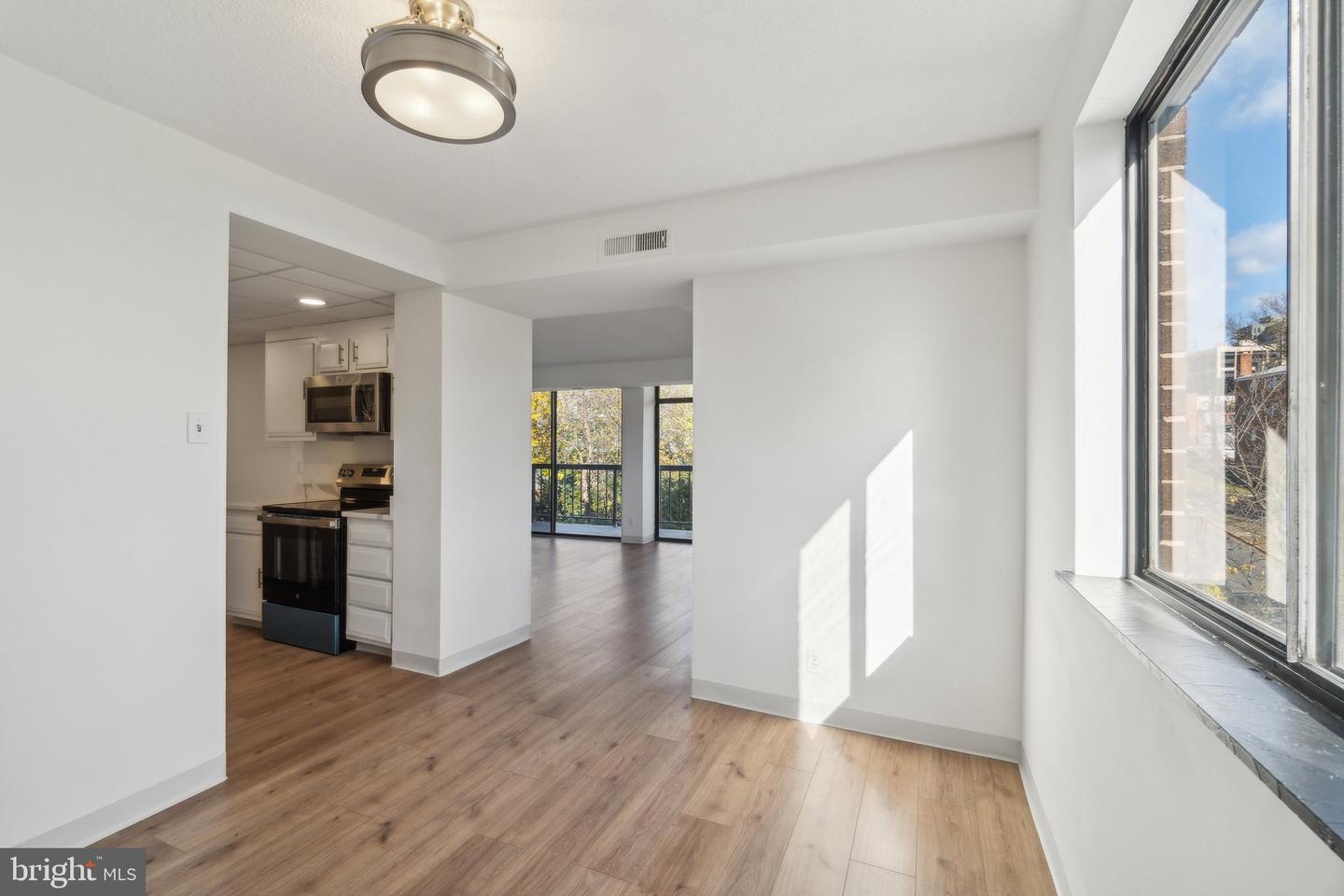 1401 N RHODES ST #305, ARLINGTON, Virginia 22209, 1 Bedroom Bedrooms, ,1 BathroomBathrooms,Residential,For sale,1401 N RHODES ST #305,VAAR2055624 MLS # VAAR2055624