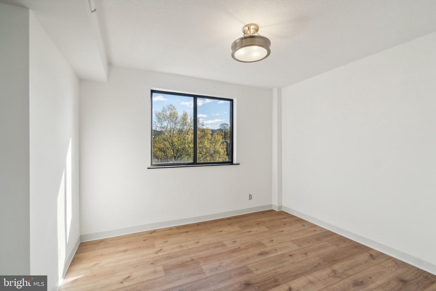 1401 N RHODES ST #305, ARLINGTON, Virginia 22209, 1 Bedroom Bedrooms, ,1 BathroomBathrooms,Residential,For sale,1401 N RHODES ST #305,VAAR2055624 MLS # VAAR2055624