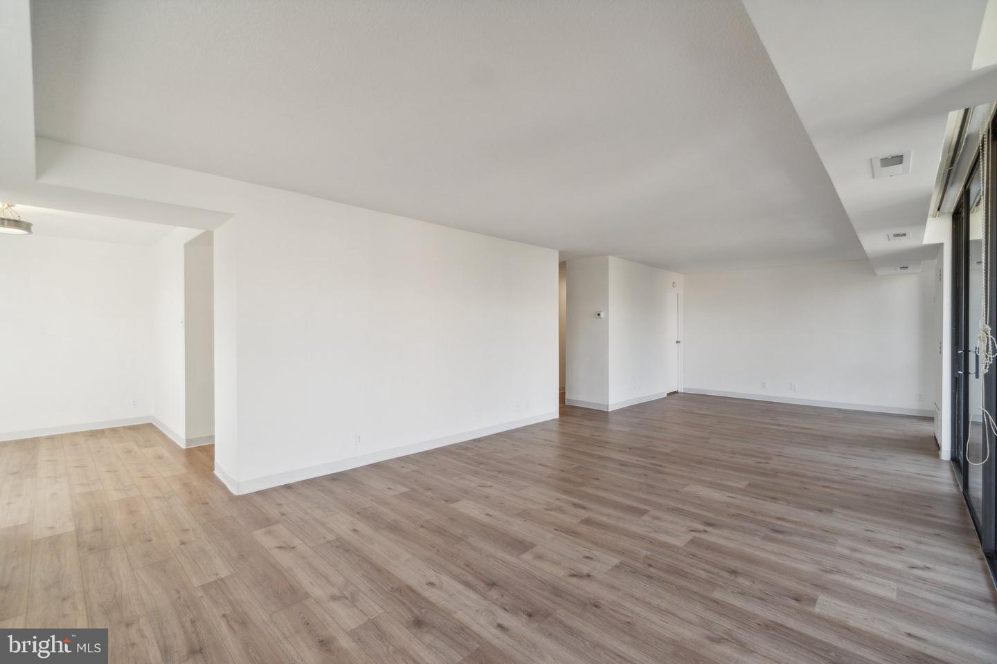 1401 N RHODES ST #305, ARLINGTON, Virginia 22209, 1 Bedroom Bedrooms, ,1 BathroomBathrooms,Residential,For sale,1401 N RHODES ST #305,VAAR2055624 MLS # VAAR2055624