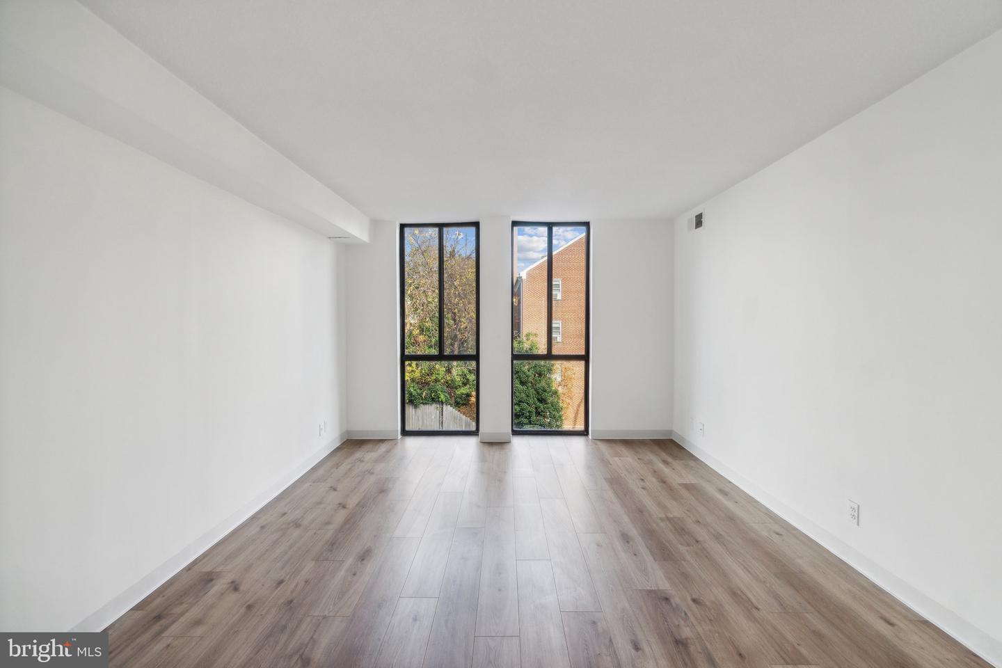 1401 N RHODES ST #305, ARLINGTON, Virginia 22209, 1 Bedroom Bedrooms, ,1 BathroomBathrooms,Residential,For sale,1401 N RHODES ST #305,VAAR2055624 MLS # VAAR2055624