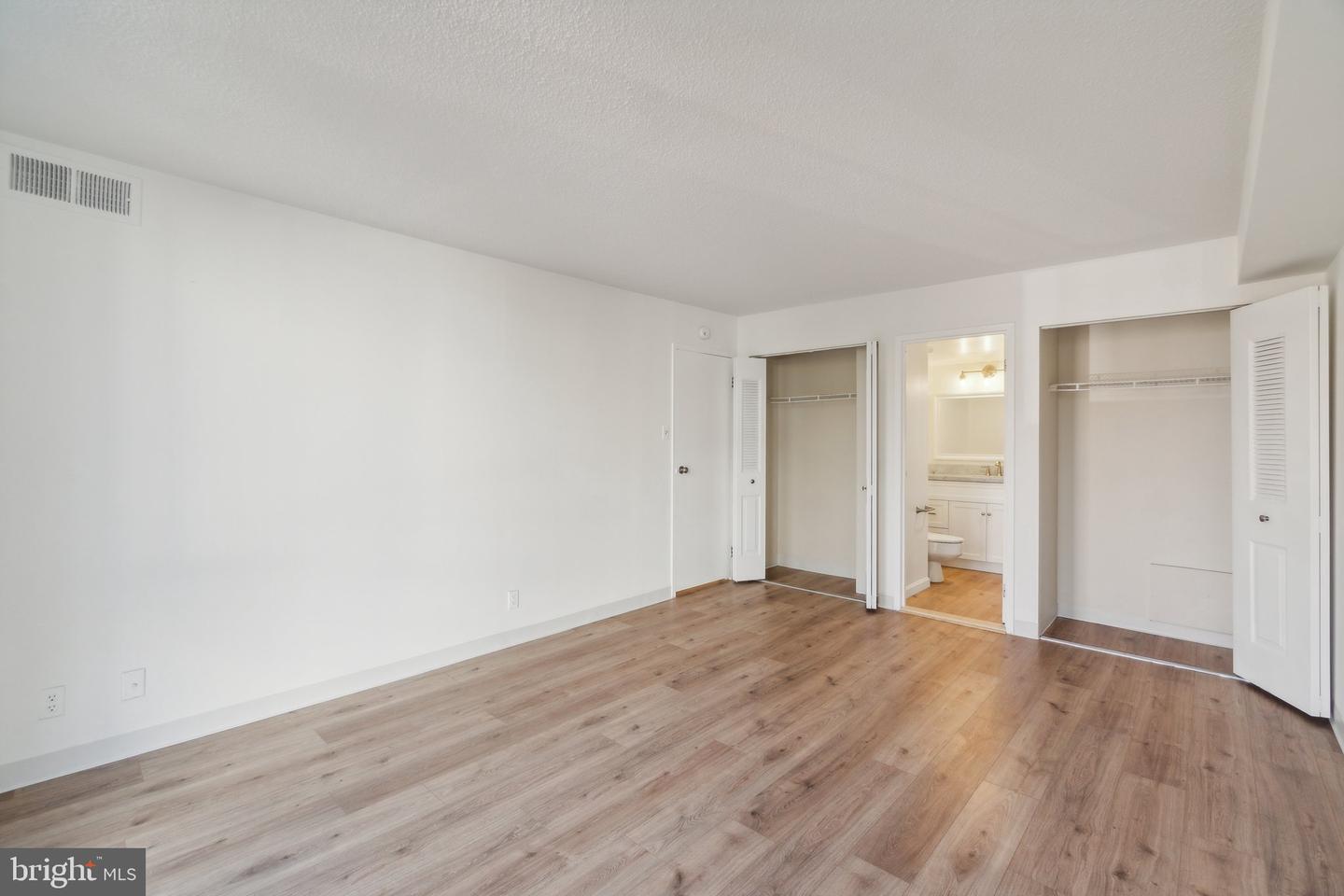 1401 N RHODES ST #305, ARLINGTON, Virginia 22209, 1 Bedroom Bedrooms, ,1 BathroomBathrooms,Residential,For sale,1401 N RHODES ST #305,VAAR2055624 MLS # VAAR2055624