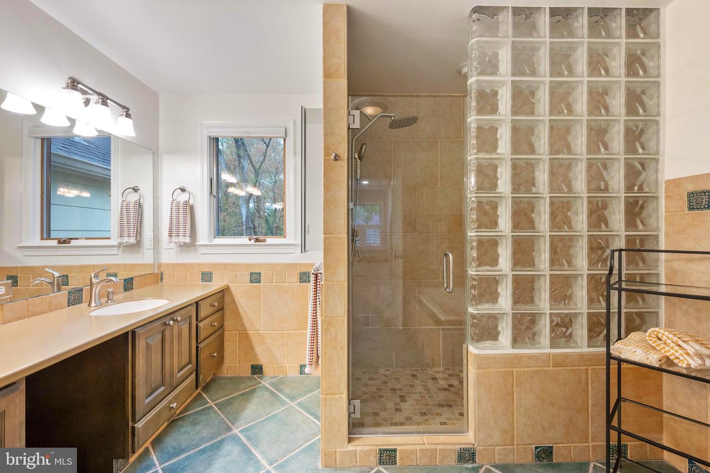 902 EMERALD DR, ALEXANDRIA, Virginia 22308, 7 Bedrooms Bedrooms, ,5 BathroomsBathrooms,Residential,For sale,902 EMERALD DR,VAFX2232704 MLS # VAFX2232704