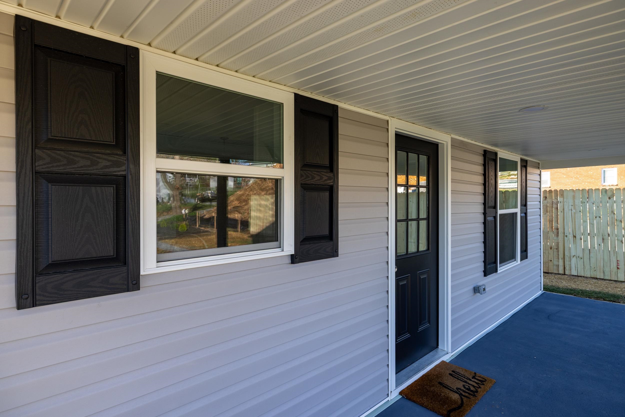 422 GRUBERT AVE, STAUNTON, Virginia 24401, 3 Bedrooms Bedrooms, ,2 BathroomsBathrooms,Residential,422 GRUBERT AVE,663079 MLS # 663079