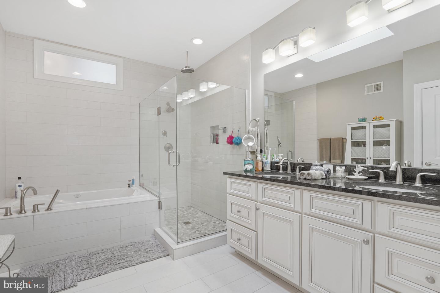 636 Q ST NW #4, WASHINGTON, District Of Columbia 20001, 3 Bedrooms Bedrooms, ,2 BathroomsBathrooms,Residential,For sale,636 Q ST NW #4,DCDC2194528 MLS # DCDC2194528