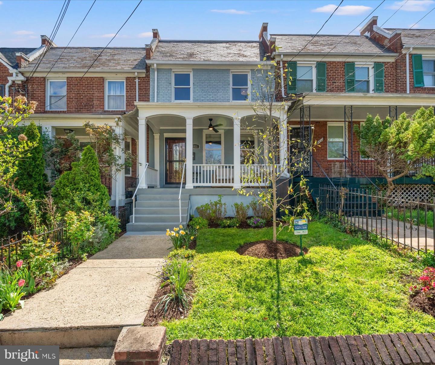 4935 NEW HAMPSHIRE AVE NW, WASHINGTON, District Of Columbia 20011, 3 Bedrooms Bedrooms, ,2 BathroomsBathrooms,Residential,For sale,4935 NEW HAMPSHIRE AVE NW,DCDC2194566 MLS # DCDC2194566