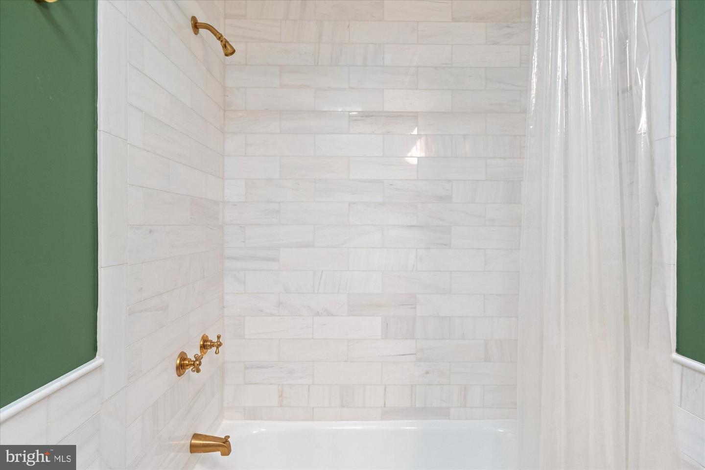 4935 NEW HAMPSHIRE AVE NW, WASHINGTON, District Of Columbia 20011, 3 Bedrooms Bedrooms, ,2 BathroomsBathrooms,Residential,For sale,4935 NEW HAMPSHIRE AVE NW,DCDC2194566 MLS # DCDC2194566