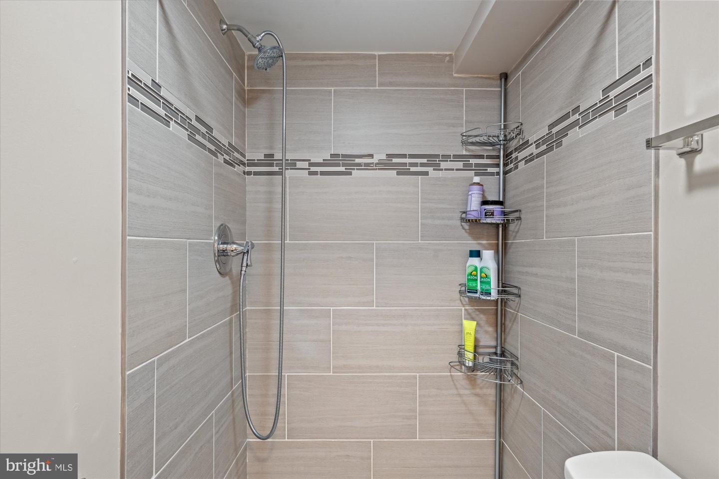 4935 NEW HAMPSHIRE AVE NW, WASHINGTON, District Of Columbia 20011, 3 Bedrooms Bedrooms, ,2 BathroomsBathrooms,Residential,For sale,4935 NEW HAMPSHIRE AVE NW,DCDC2194566 MLS # DCDC2194566