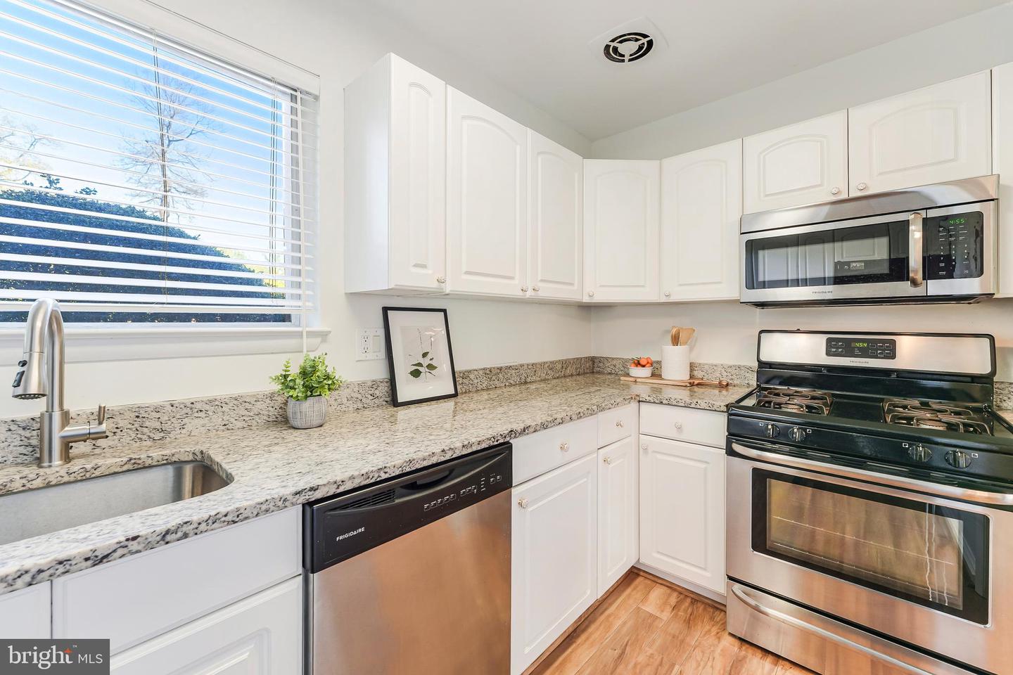 11622 VANTAGE HILL RD #12B, RESTON, Virginia 20190, 2 Bedrooms Bedrooms, ,2 BathroomsBathrooms,Residential,For sale,11622 VANTAGE HILL RD #12B,VAFX2233058 MLS # VAFX2233058