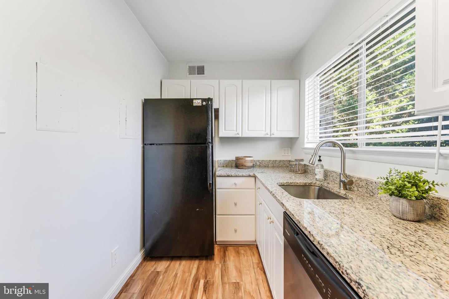 11622 VANTAGE HILL RD #12B, RESTON, Virginia 20190, 2 Bedrooms Bedrooms, ,2 BathroomsBathrooms,Residential,For sale,11622 VANTAGE HILL RD #12B,VAFX2233058 MLS # VAFX2233058