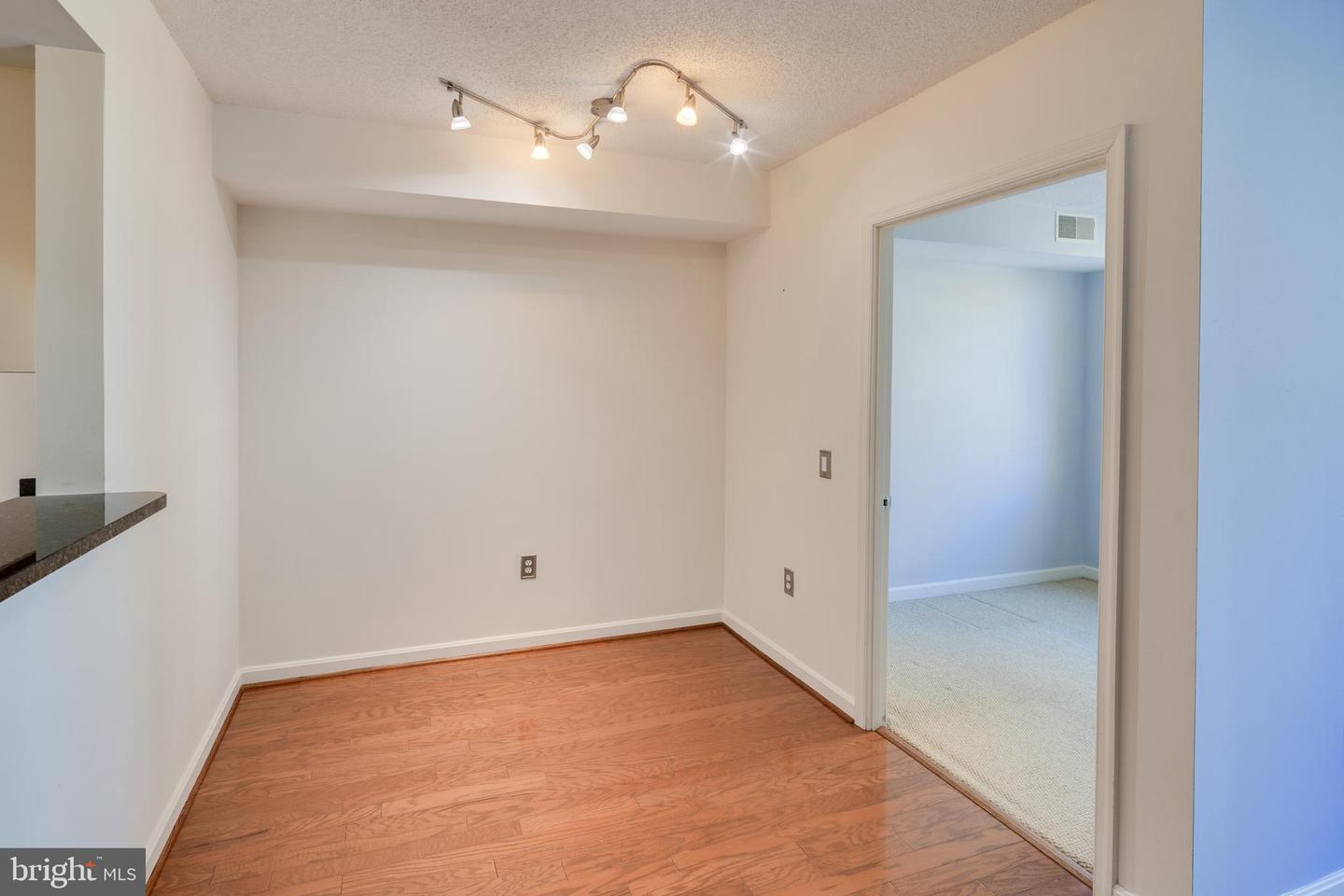 880 N POLLARD ST #223, ARLINGTON, Virginia 22203, 1 Bedroom Bedrooms, ,1 BathroomBathrooms,Residential,For sale,880 N POLLARD ST #223,VAAR2055798 MLS # VAAR2055798