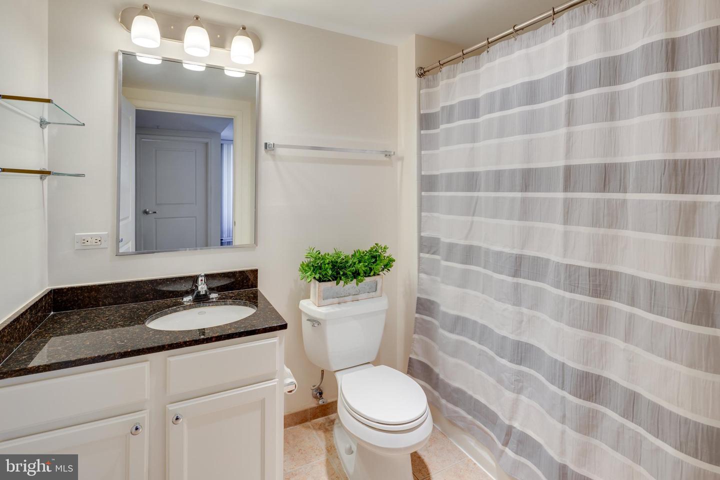 880 N POLLARD ST #223, ARLINGTON, Virginia 22203, 1 Bedroom Bedrooms, ,1 BathroomBathrooms,Residential,For sale,880 N POLLARD ST #223,VAAR2055798 MLS # VAAR2055798