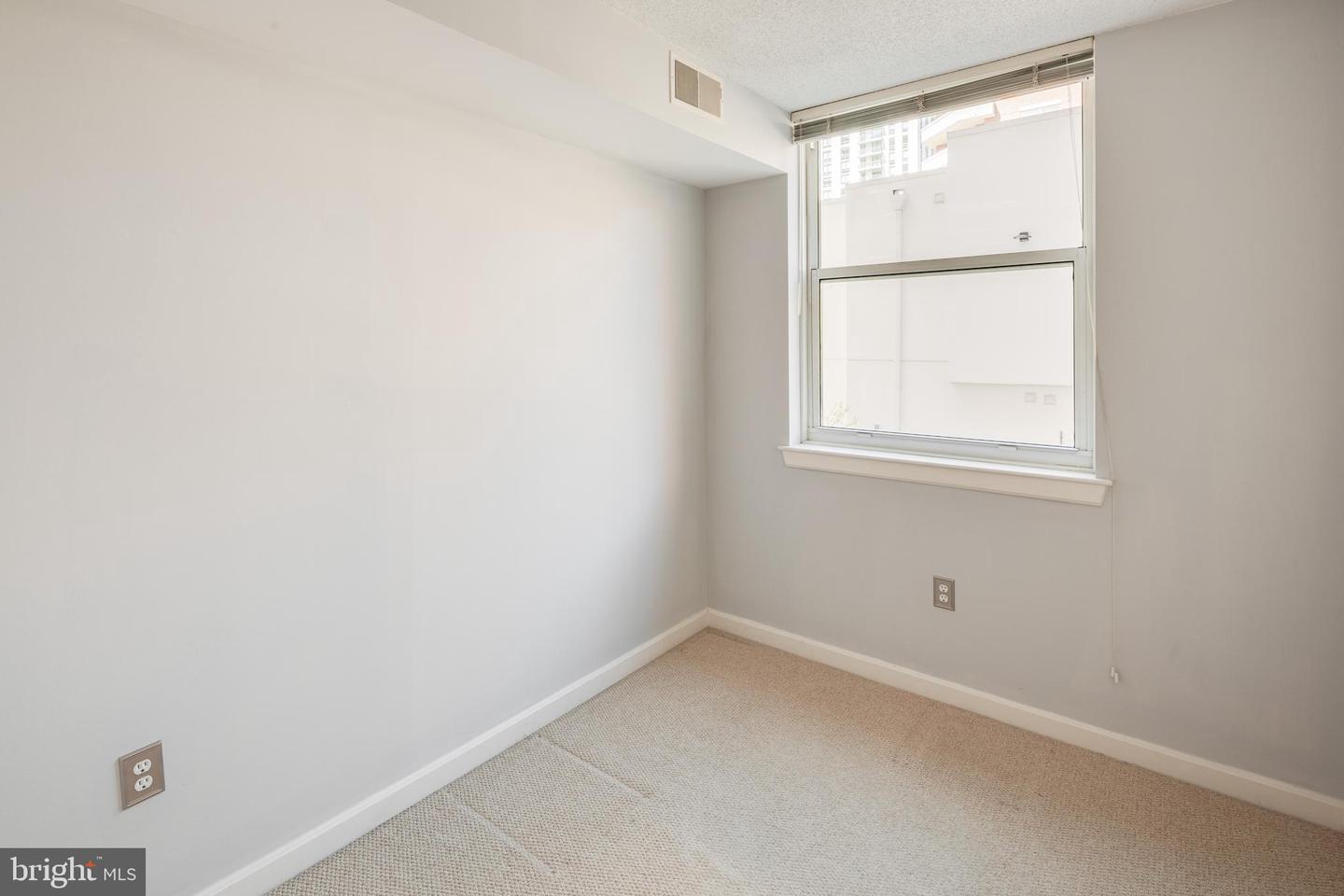 880 N POLLARD ST #223, ARLINGTON, Virginia 22203, 1 Bedroom Bedrooms, ,1 BathroomBathrooms,Residential,For sale,880 N POLLARD ST #223,VAAR2055798 MLS # VAAR2055798