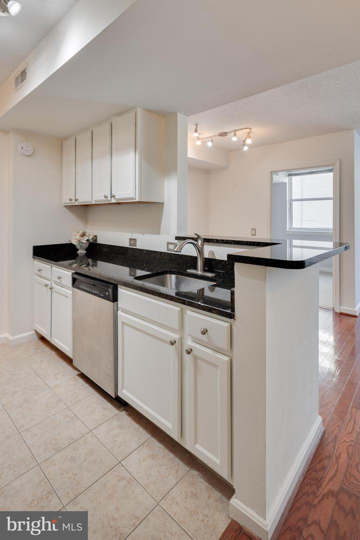 880 N POLLARD ST #223, ARLINGTON, Virginia 22203, 1 Bedroom Bedrooms, ,1 BathroomBathrooms,Residential,For sale,880 N POLLARD ST #223,VAAR2055798 MLS # VAAR2055798
