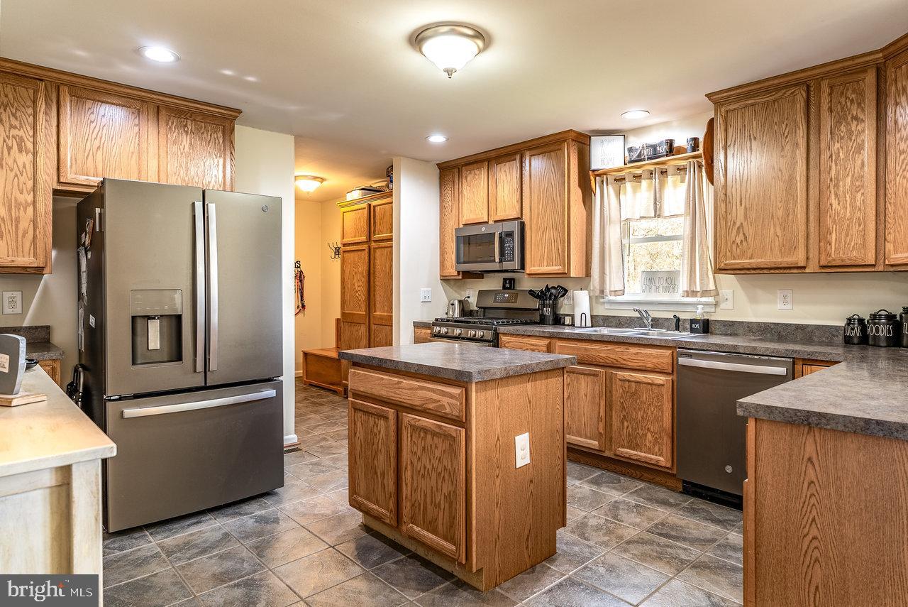 84 BARRICK LN, MOUNT JACKSON, Virginia 22842, 3 Bedrooms Bedrooms, ,2 BathroomsBathrooms,Residential,For sale,84 BARRICK LN,VASH2011174 MLS # VASH2011174