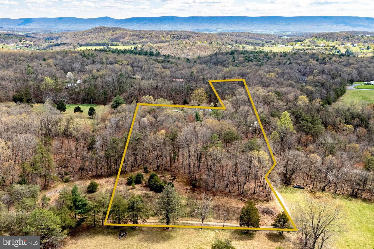 84 BARRICK LN, MOUNT JACKSON, Virginia 22842, 3 Bedrooms Bedrooms, ,2 BathroomsBathrooms,Residential,For sale,84 BARRICK LN,VASH2011174 MLS # VASH2011174