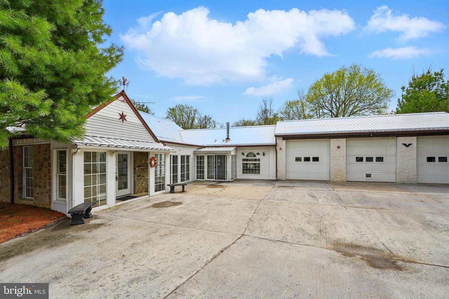 111 THORNTON RD, BOYCE, Virginia 22620, 3 Bedrooms Bedrooms, ,2 BathroomsBathrooms,Residential,For sale,111 THORNTON RD,VACL2003582 MLS # VACL2003582