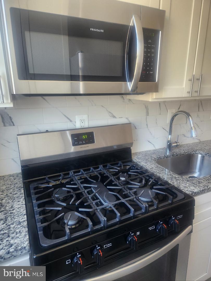 17 46TH ST SE #5, WASHINGTON, District Of Columbia 20019, 2 Bedrooms Bedrooms, ,2 BathroomsBathrooms,Residential,For sale,17 46TH ST SE #5,DCDC2194882 MLS # DCDC2194882