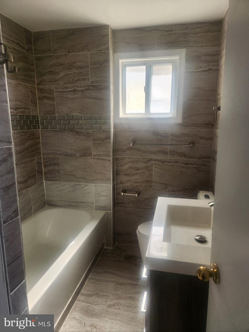 17 46TH ST SE #5, WASHINGTON, District Of Columbia 20019, 2 Bedrooms Bedrooms, ,2 BathroomsBathrooms,Residential,For sale,17 46TH ST SE #5,DCDC2194882 MLS # DCDC2194882