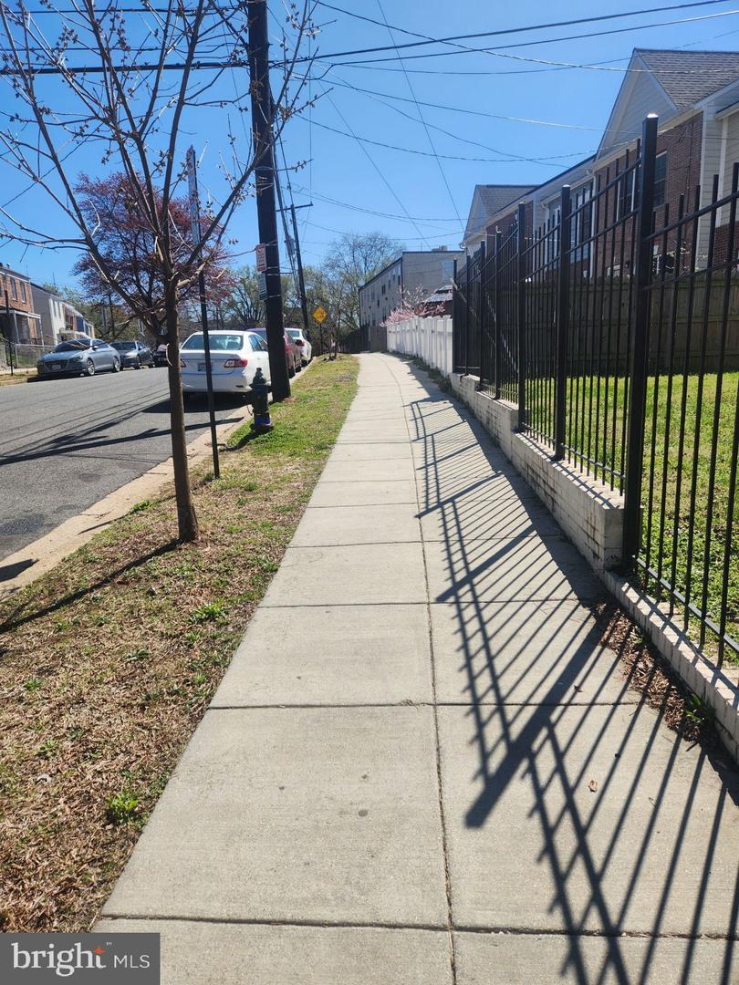 17 46TH ST SE #5, WASHINGTON, District Of Columbia 20019, 2 Bedrooms Bedrooms, ,2 BathroomsBathrooms,Residential,For sale,17 46TH ST SE #5,DCDC2194882 MLS # DCDC2194882