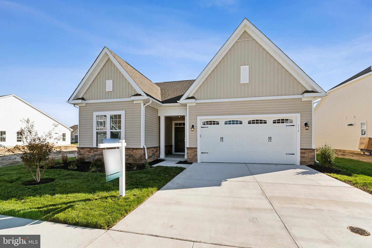 214 CRESTVIEW RIDGE DR, BRISTOW, Virginia 20136, 4 Bedrooms Bedrooms, ,3 BathroomsBathrooms,Residential,For sale,214 CRESTVIEW RIDGE DR,VAPW2091742 MLS # VAPW2091742