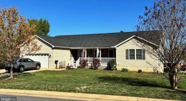 690 E STONEWALL DR, FRONT ROYAL, Virginia 22630, 5 Bedrooms Bedrooms, ,3 BathroomsBathrooms,Residential,For sale,690 E STONEWALL DR,VAWR2010872 MLS # VAWR2010872