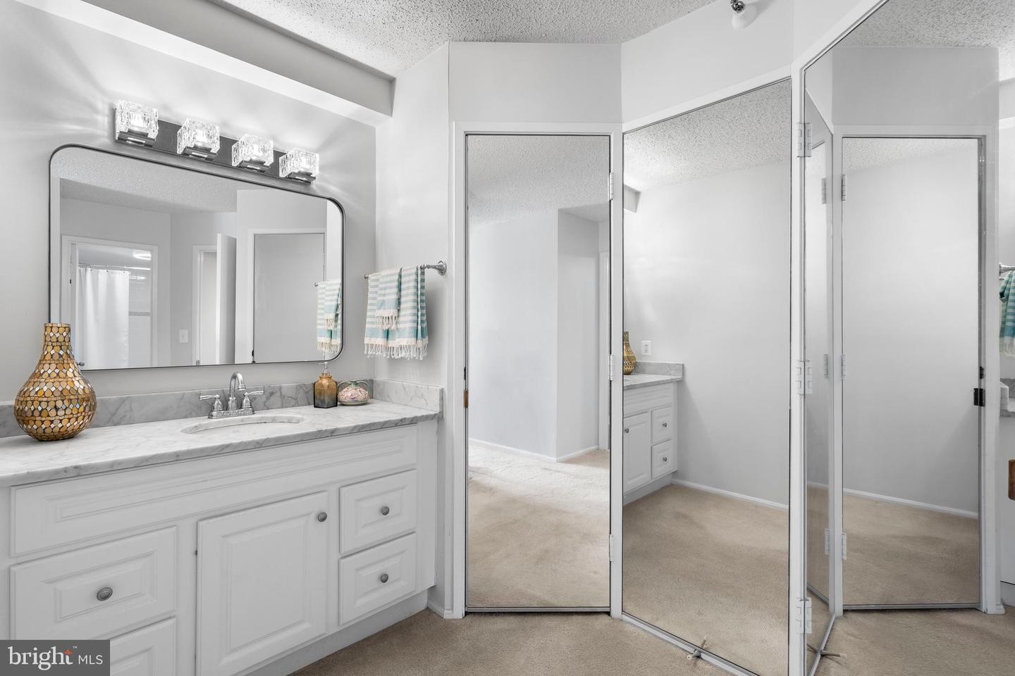1600 N OAK ST #415, ARLINGTON, Virginia 22209, 2 Bedrooms Bedrooms, ,2 BathroomsBathrooms,Residential,For sale,1600 N OAK ST #415,VAAR2055874 MLS # VAAR2055874