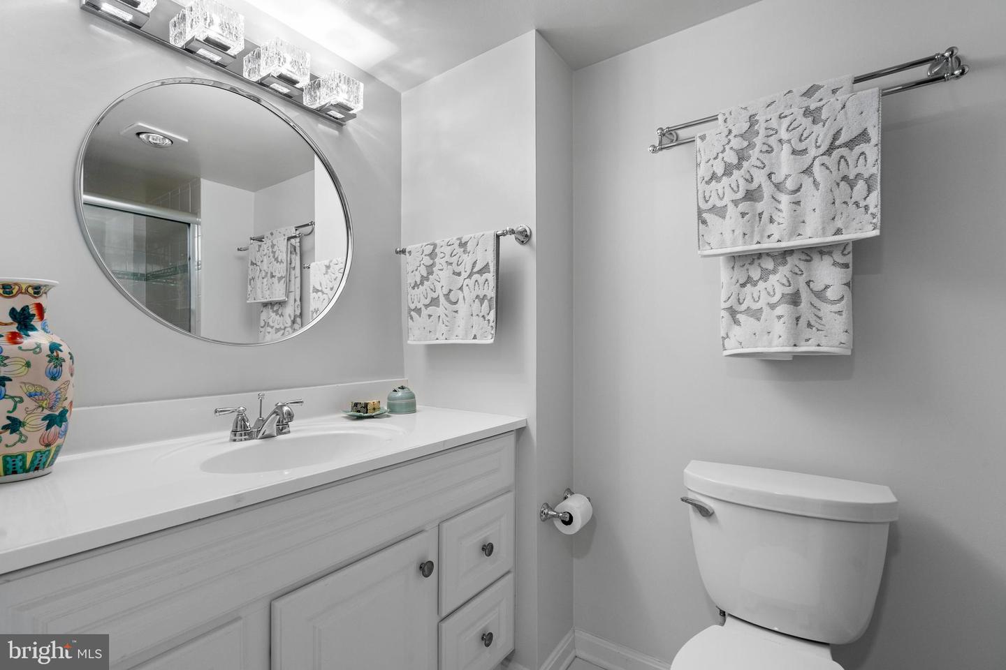 1600 N OAK ST #415, ARLINGTON, Virginia 22209, 2 Bedrooms Bedrooms, ,2 BathroomsBathrooms,Residential,For sale,1600 N OAK ST #415,VAAR2055874 MLS # VAAR2055874