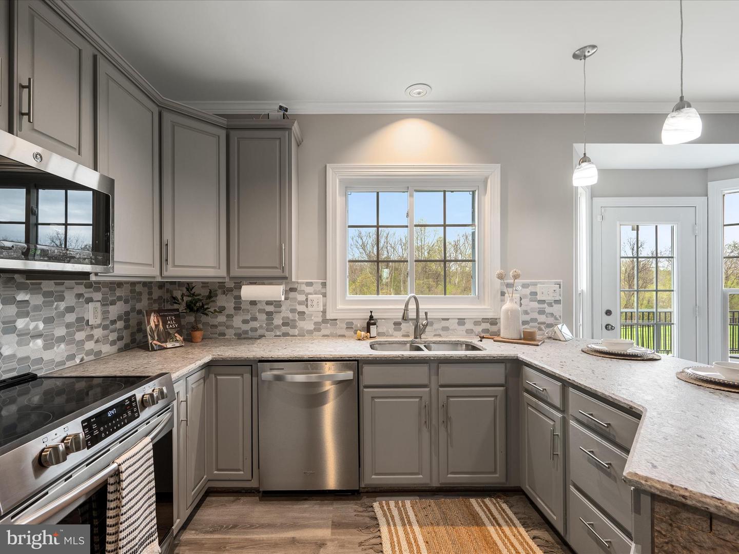 39918 CANTERFIELD CT, LOVETTSVILLE, Virginia 20180, 5 Bedrooms Bedrooms, ,3 BathroomsBathrooms,Residential,For sale,39918 CANTERFIELD CT,VALO2089812 MLS # VALO2089812