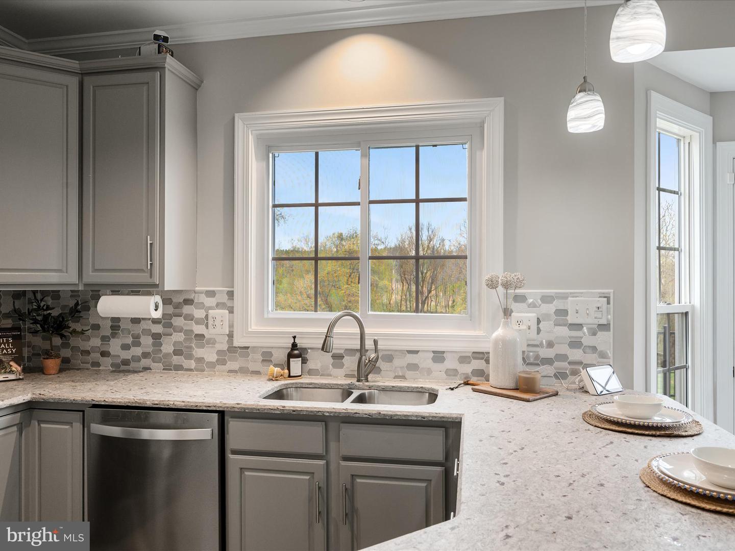 39918 CANTERFIELD CT, LOVETTSVILLE, Virginia 20180, 5 Bedrooms Bedrooms, ,3 BathroomsBathrooms,Residential,For sale,39918 CANTERFIELD CT,VALO2089812 MLS # VALO2089812