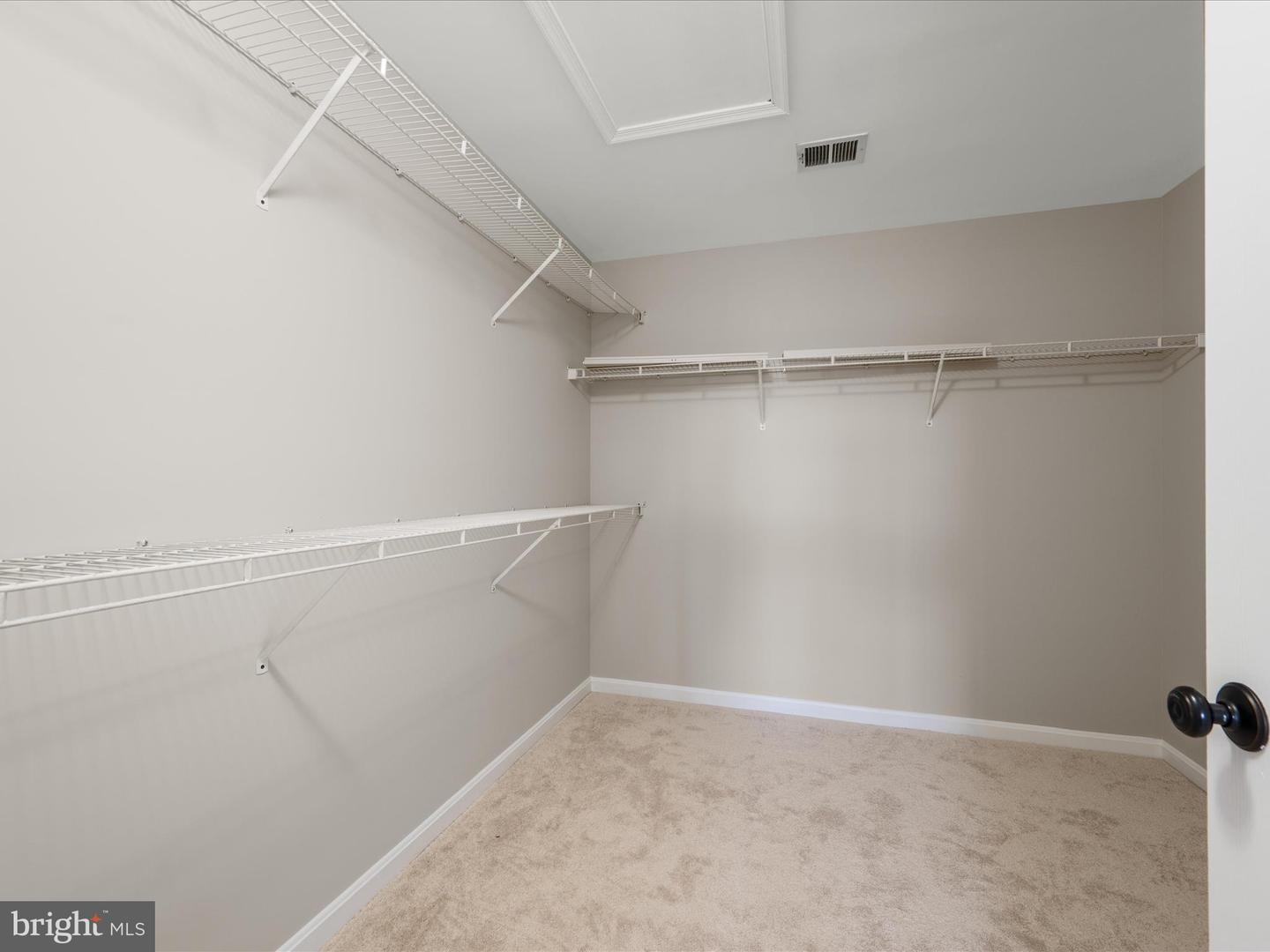 39918 CANTERFIELD CT, LOVETTSVILLE, Virginia 20180, 5 Bedrooms Bedrooms, ,3 BathroomsBathrooms,Residential,For sale,39918 CANTERFIELD CT,VALO2089812 MLS # VALO2089812