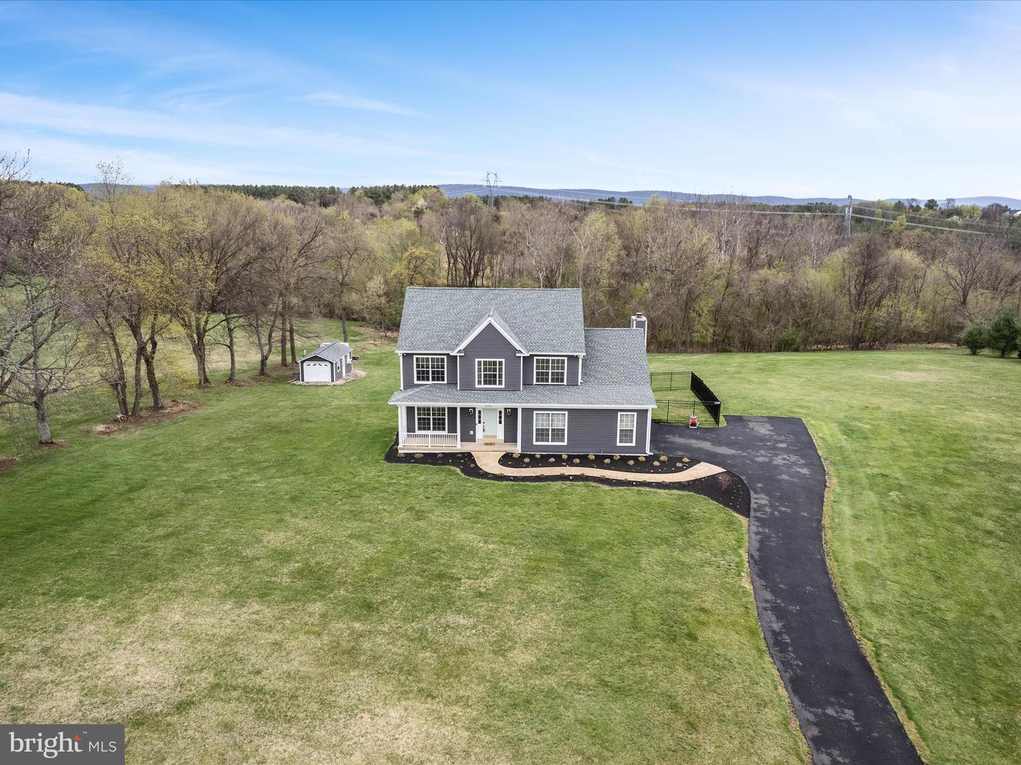 39918 CANTERFIELD CT, LOVETTSVILLE, Virginia 20180, 5 Bedrooms Bedrooms, ,3 BathroomsBathrooms,Residential,For sale,39918 CANTERFIELD CT,VALO2089812 MLS # VALO2089812