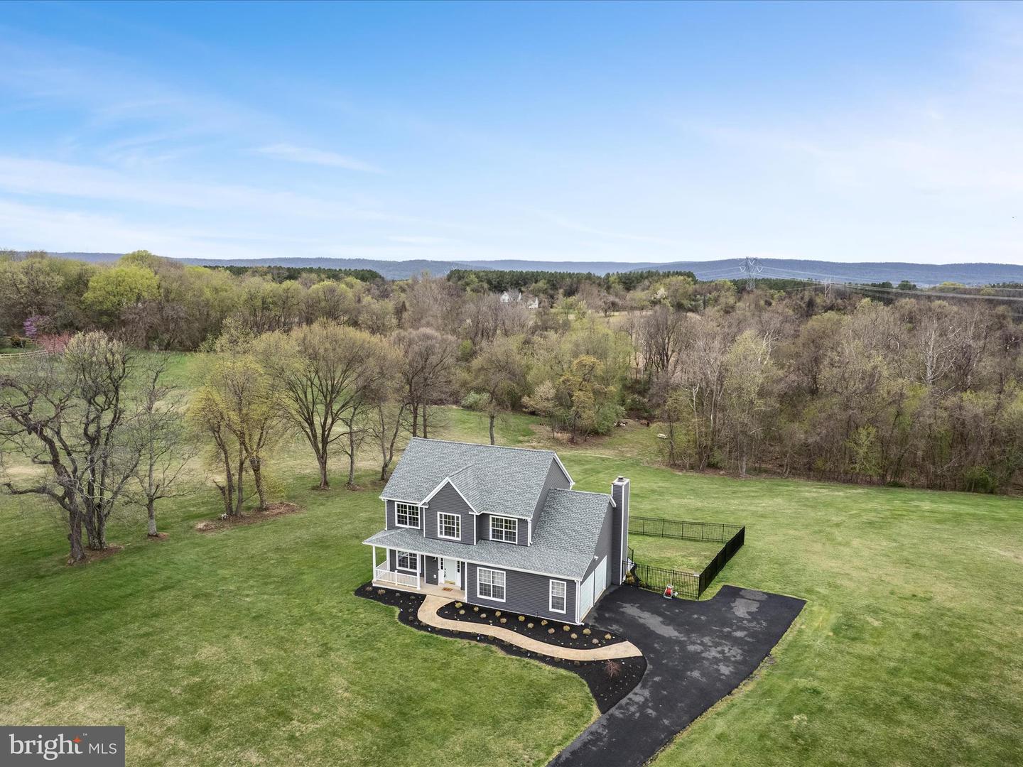 39918 CANTERFIELD CT, LOVETTSVILLE, Virginia 20180, 5 Bedrooms Bedrooms, ,3 BathroomsBathrooms,Residential,For sale,39918 CANTERFIELD CT,VALO2089812 MLS # VALO2089812